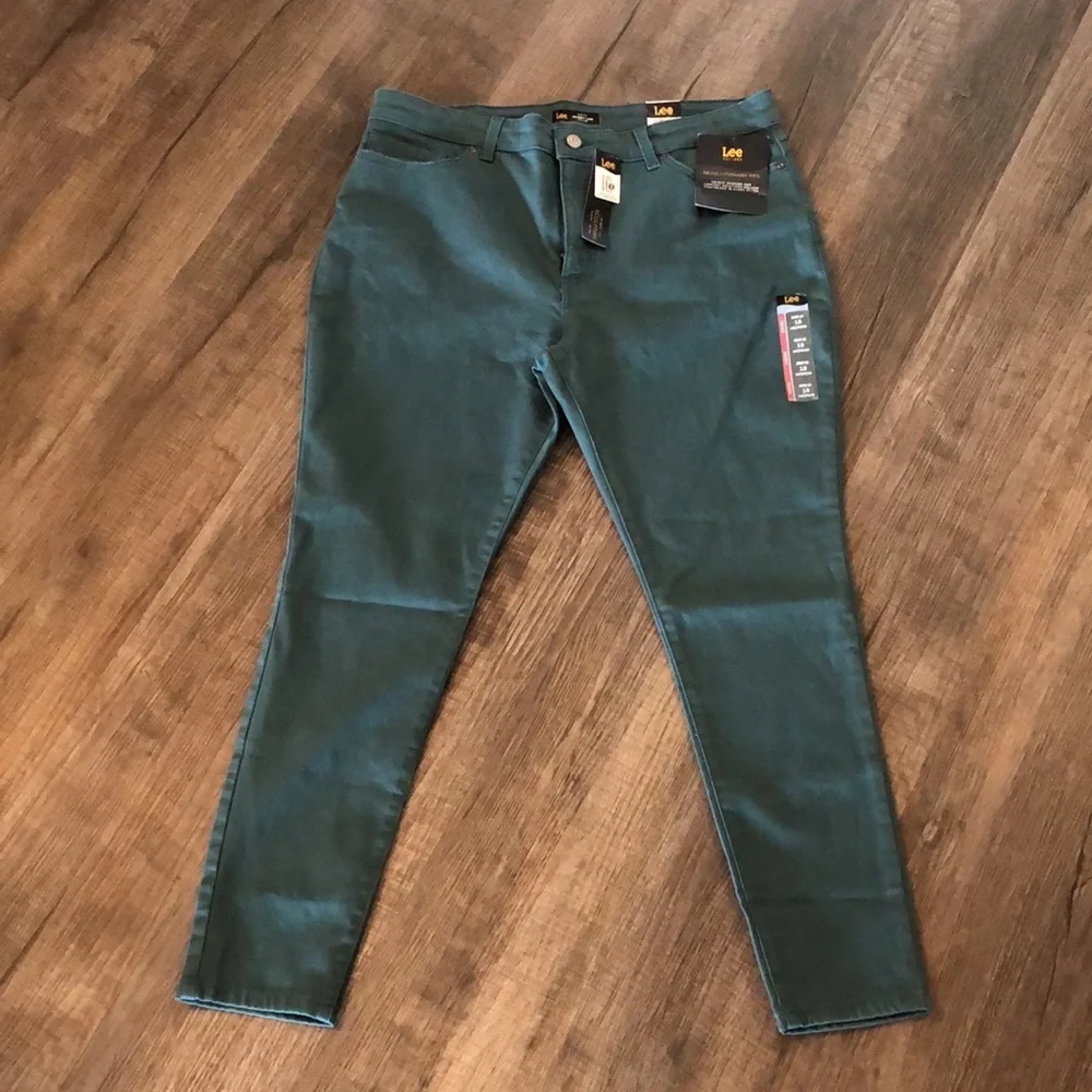 NWT Lee Women’s Skinny Leg Jeans - Picture 1 of 13